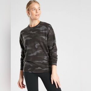 Athleta Studio to Street Camo Sweatshirt, Green SIZE XS